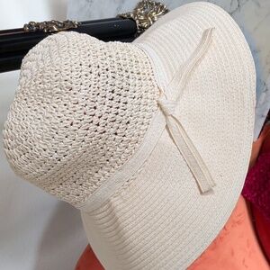 ✝️💜✝️ Elegant Cream Wide-Brimmed Hat